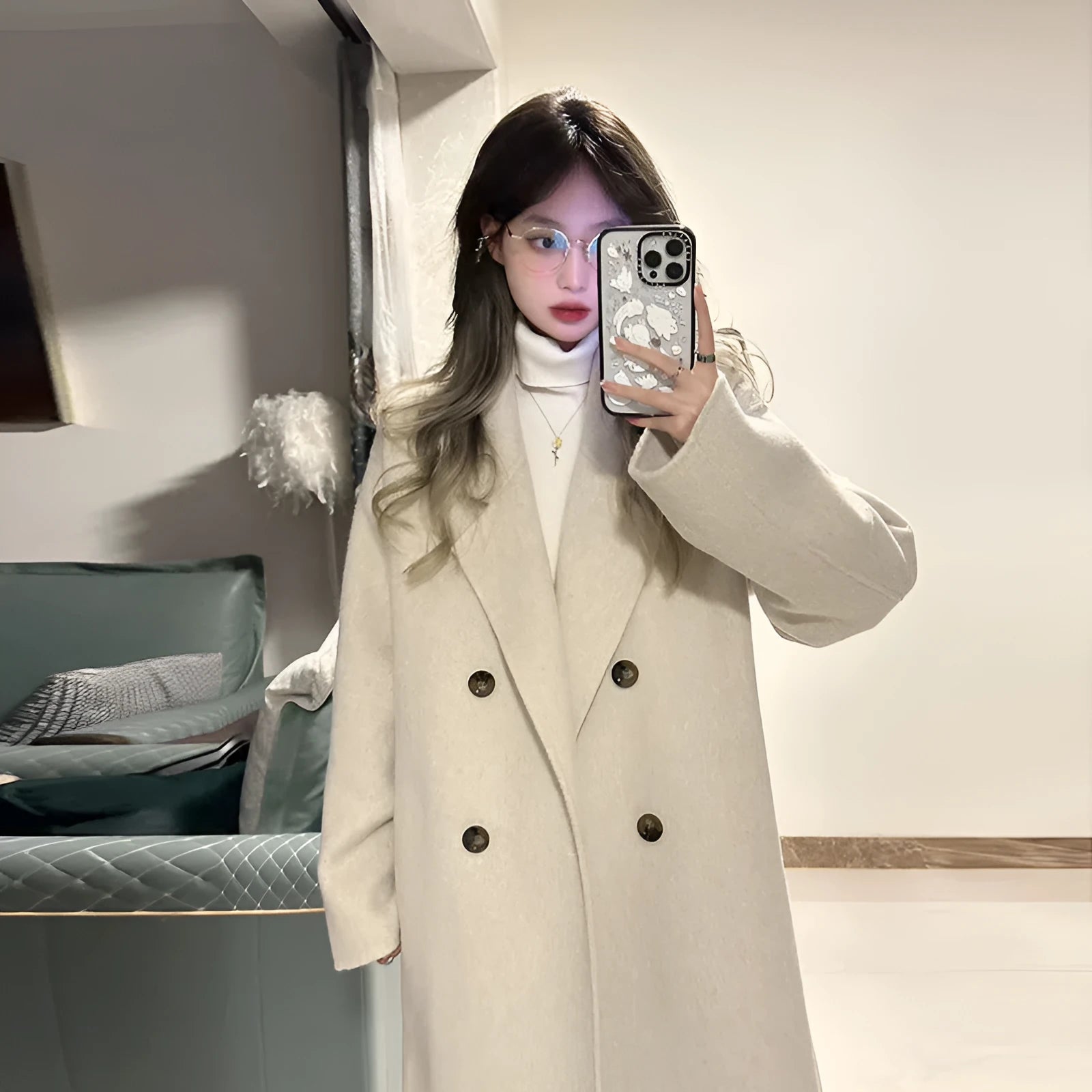 Women's loose fit knee-length retro wool coat with patchwork in oatmeal colour