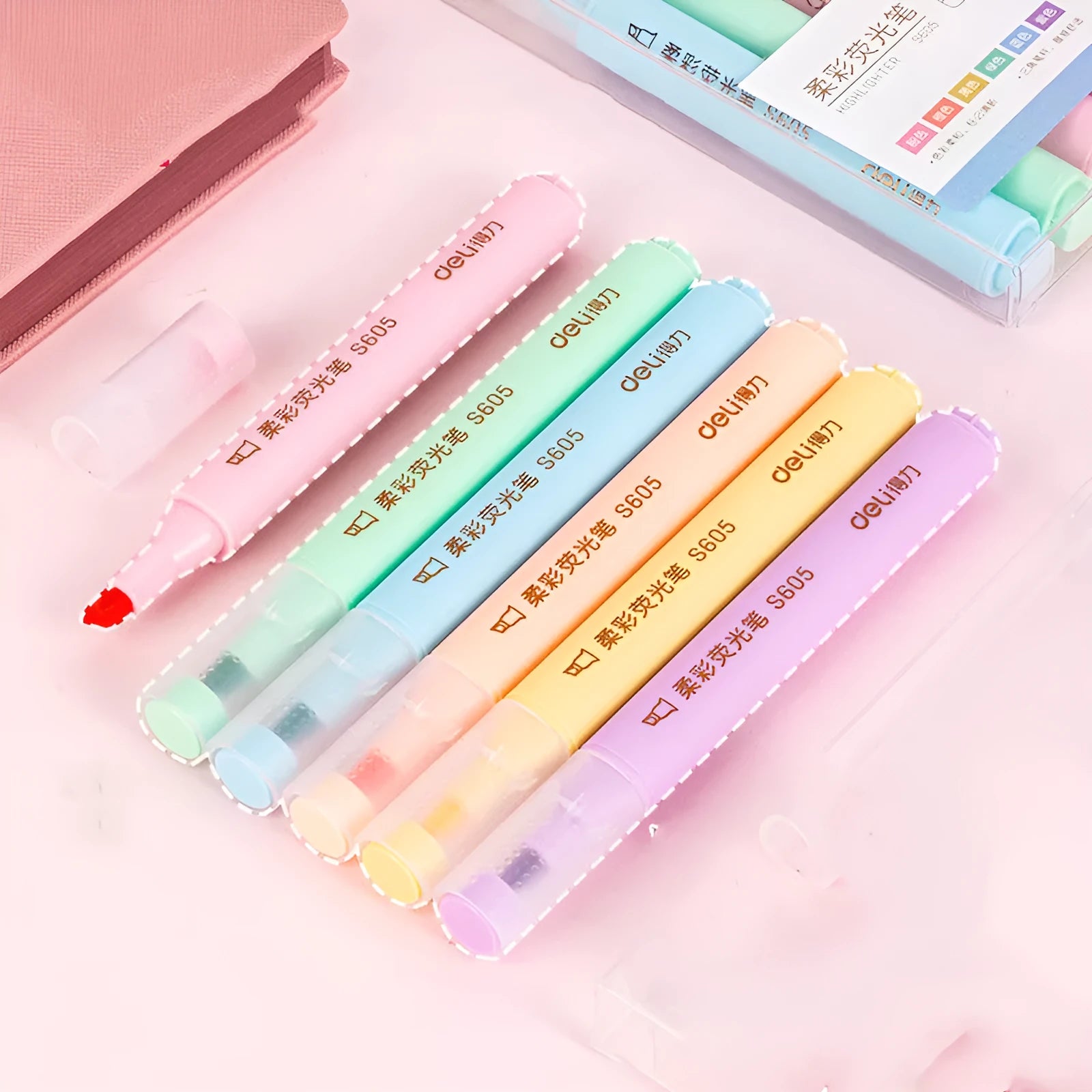 Deli S605 oblique head highlighter marker pen in soft colours with solid and transparent pen holder options