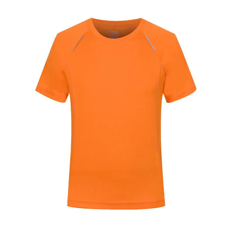 Slim fit quick-drying T-shirt in polyester viscose blend fabric with round neck and short sleeves