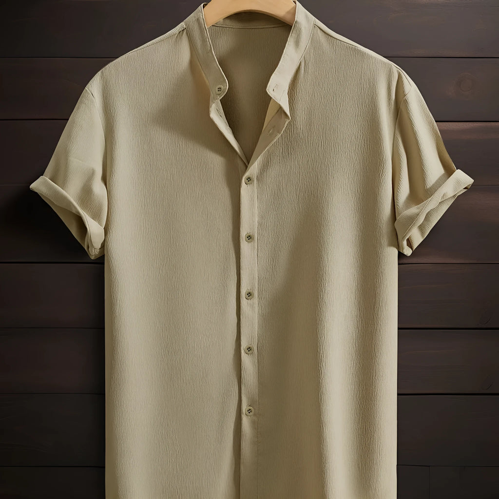 Men's casual breathable polyester stand collar short sleeve shirt in solid colour, loose fit, non-iron