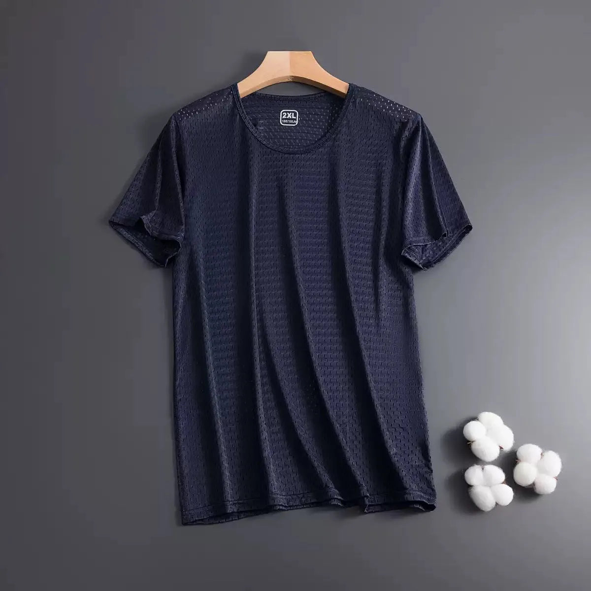 Men's ice silk short sleeve T-shirt in solid colour with crew neck and loose fit design