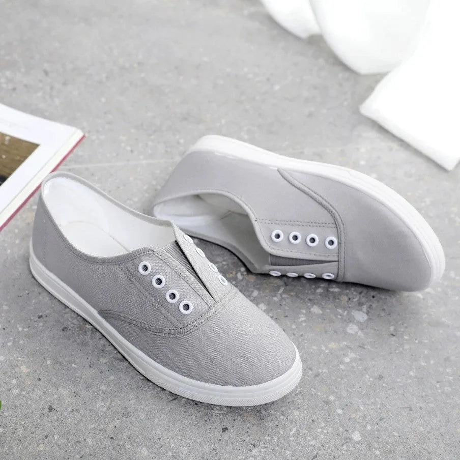 Low-top canvas casual shoes with flat heel and breathable cloth lining in multiple colour options