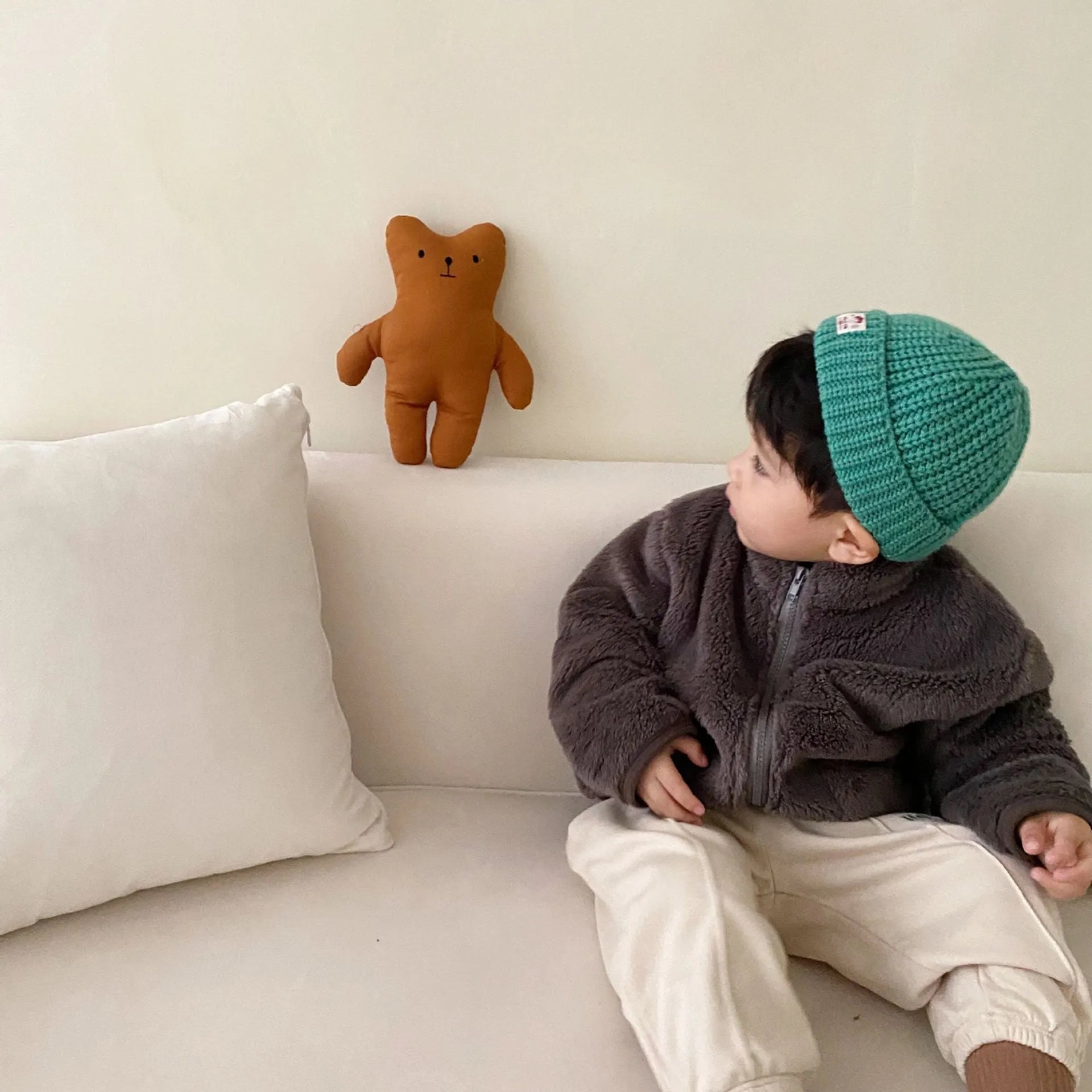 Kids sherpa fleece winter coat with full-zip front, standing collar, and elastic cuffs in solid colours