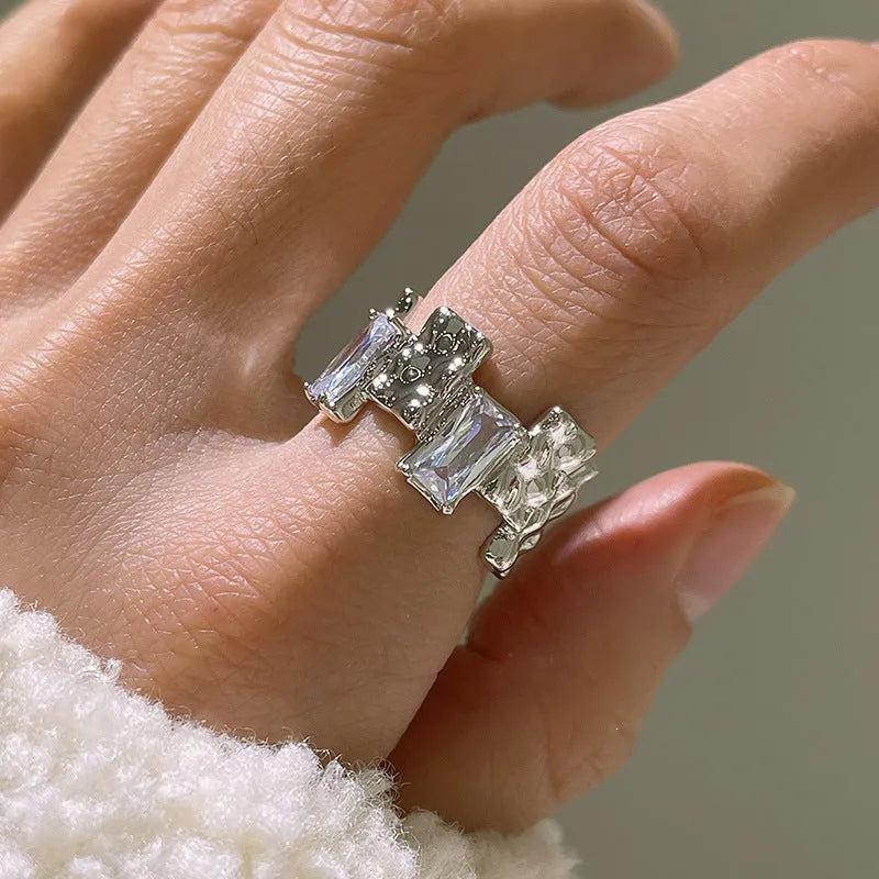 Geometric open design zircon ring with silver plating and 3D decoration