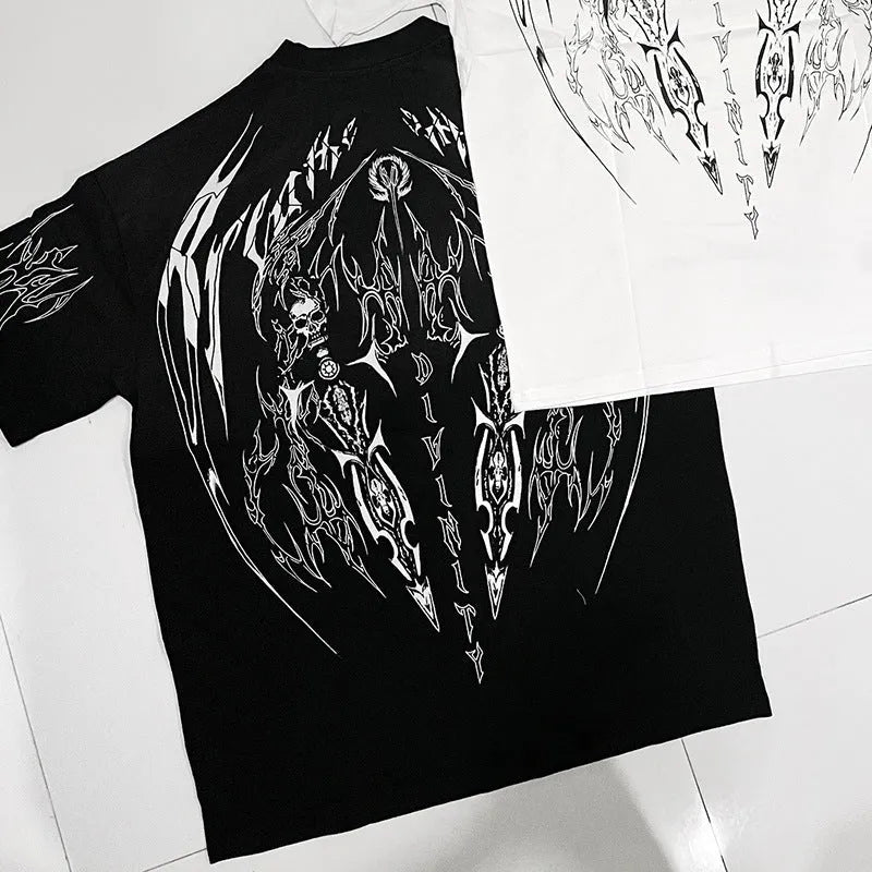 Loose fit dark coloured cotton T-shirt with short sleeves and gilding decorative detail.