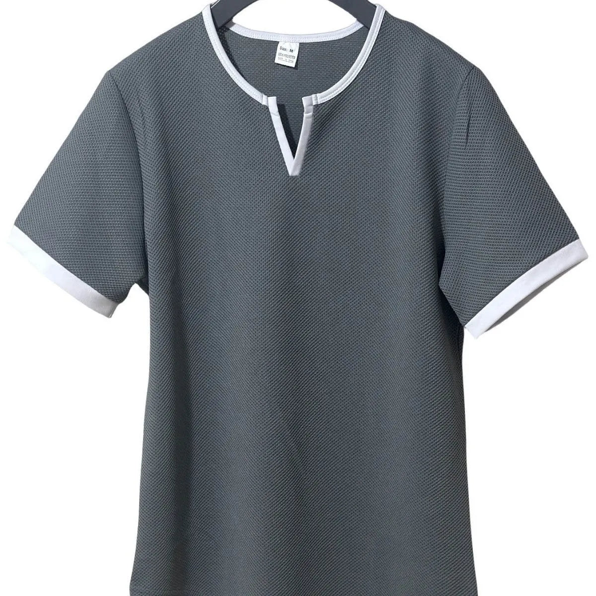 Colour-block V-neck sports t-shirt with waffle knit texture in polyester fabric for outdoor athletic activities