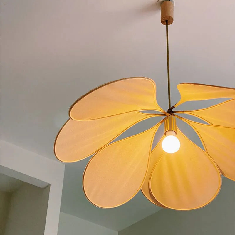 Bohemian-style cloth hanging lamp with log wind design in a choice of colours and sizes.