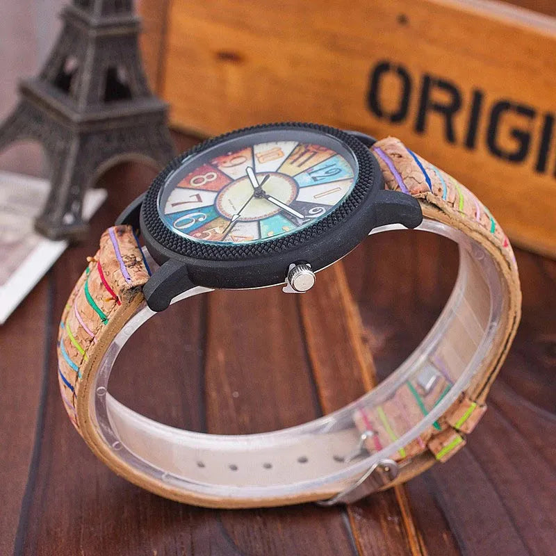 Casual vintage women's quartz wrist watch with 37mm round dial and leather strap