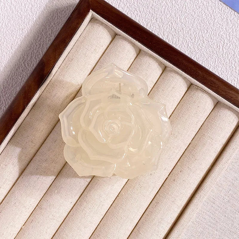 Retro three-dimensional rose grip camellia back head half tie hairpin for women in 6cm size