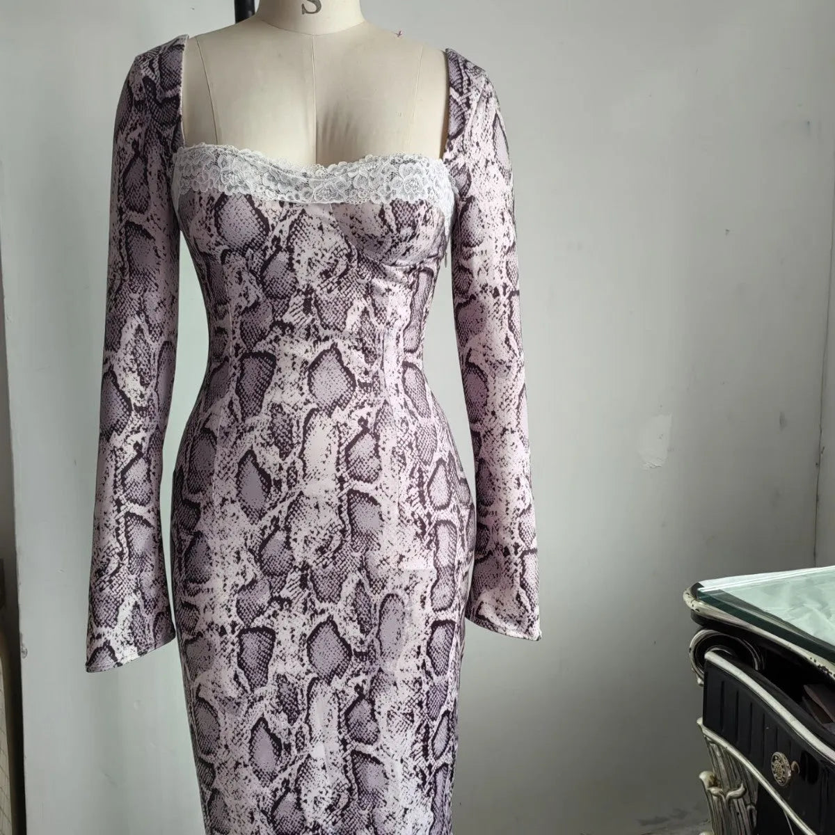 Grey digital printed women's dress with 3D effect pattern, slim fit design, A-line skirt and long sleeves
