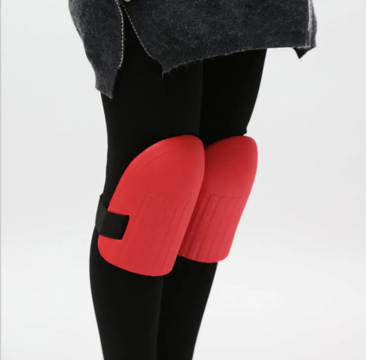 Pair of EVA knee pads in grass green colour, 19x15x1.3cm, for gardening kneeling protection