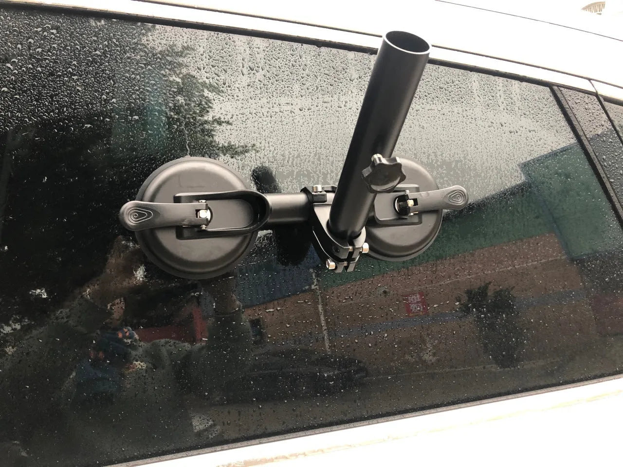Black off-road car flagpole sucker mount with rubber disc for vehicle glass attachment