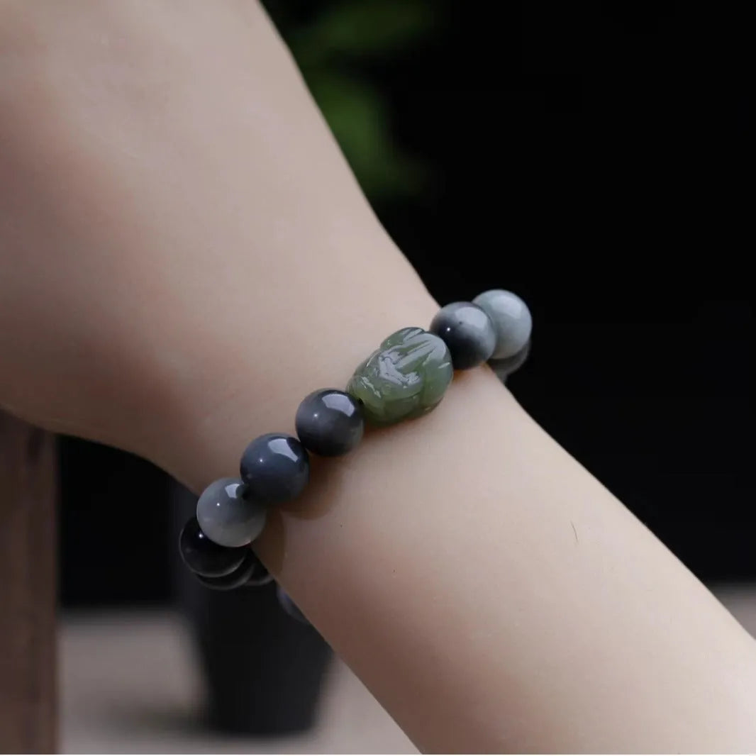 Black 10mm eagle eye stone and Hetian jade Pixiu bracelet with manual craftsmanship details