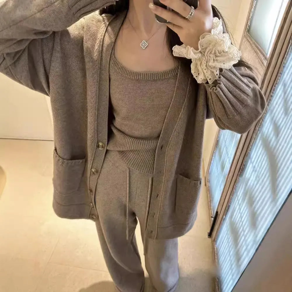 Women's knit cardigan suspender trousers three-piece set in wool blend fabric with loose Japanese Korean style