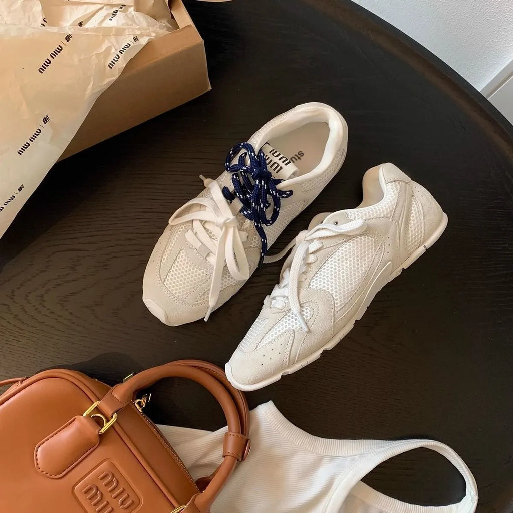 Women's retro German training shoes in artificial PU leather with flat heel and round toe design