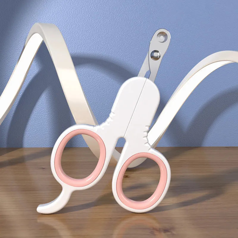 Professional pet nail clippers with curved tips and rubber-coated handles for cats and small dogs