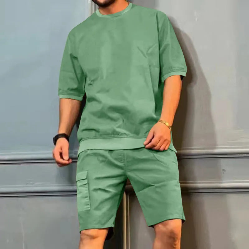 Men's summer sports suit with round neck short sleeve top and multi-pocket shorts in grey green
