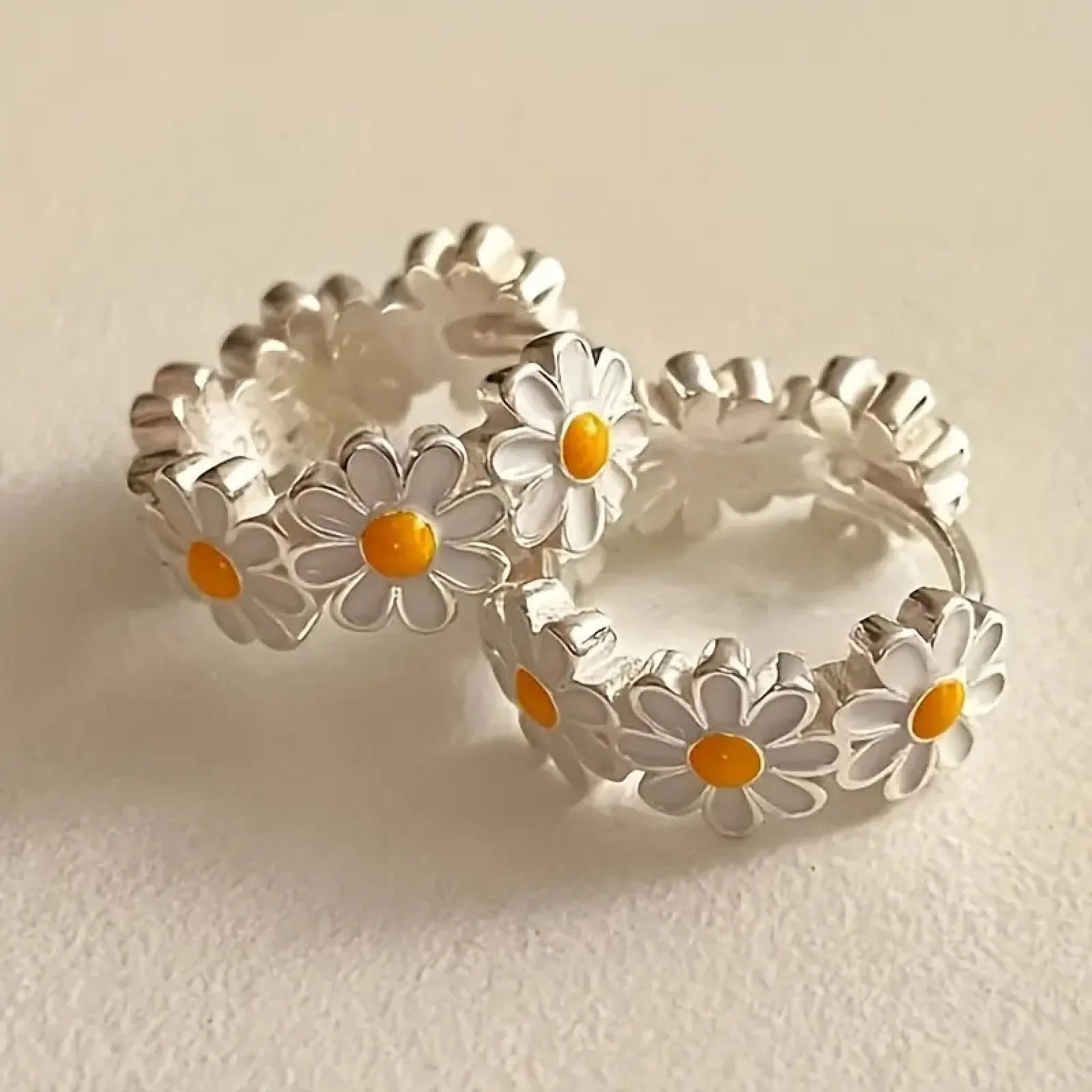 White daisy flower ring earrings with electroplated copper and platinum gemstone details