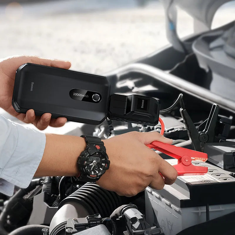 Black 10000mAh vehicle mounted emergency lighter jump starter with Type-C input and USB output