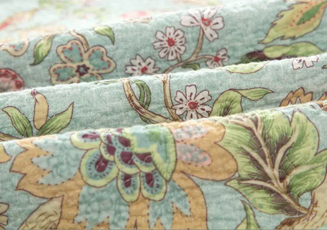 Blue cotton bedspread with American floral and bird pattern, three-piece quilted set