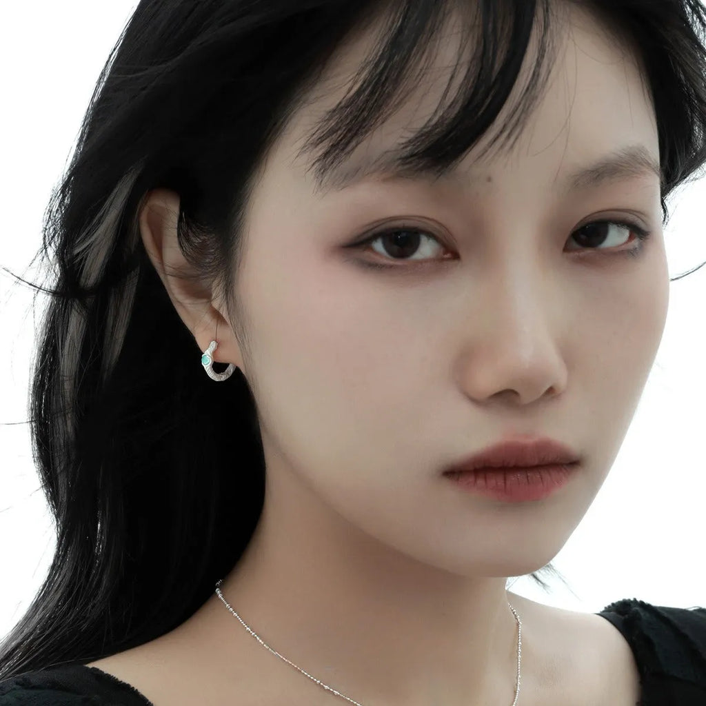 925 silver geometric round ear clip for women, burnt silver colour, non-piercing clip-on design