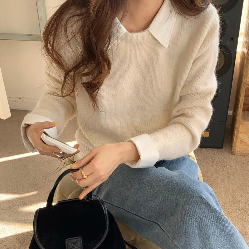 Women's knitwear top with contrast lapels in loose free size fit