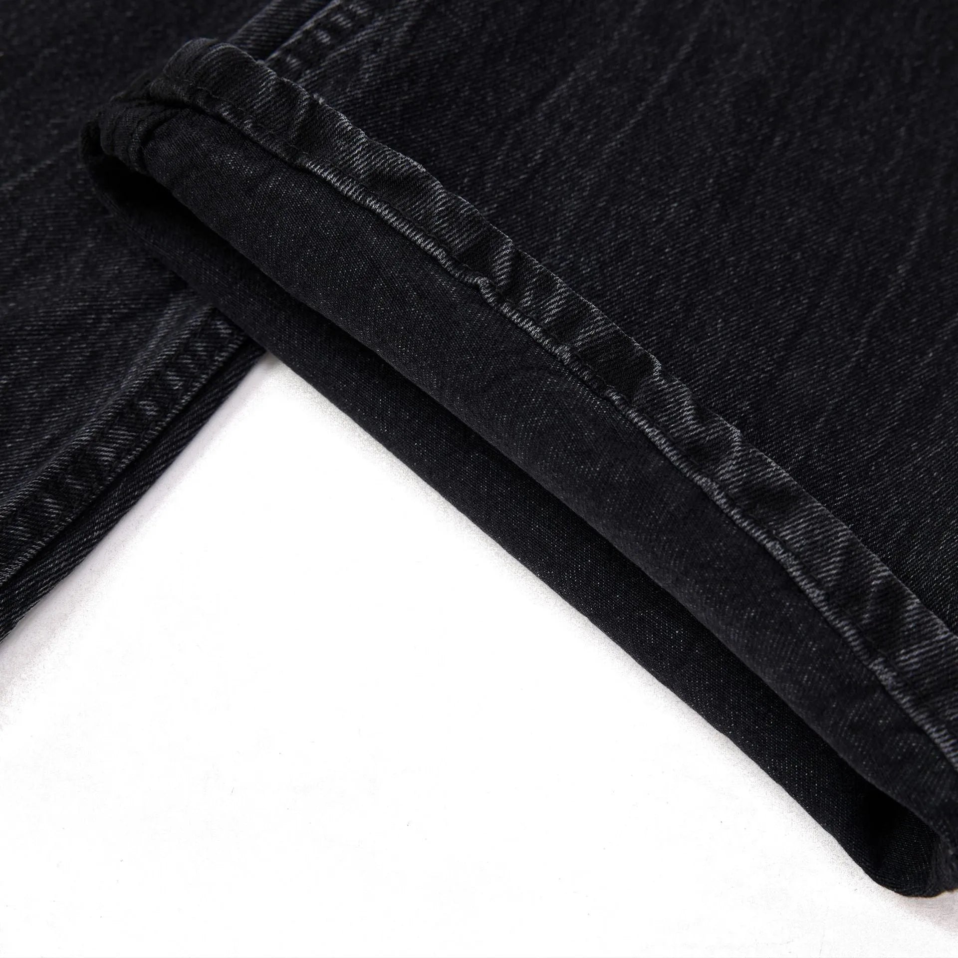 Men's black straight-leg jeans with lightning crack pattern on American washed denim