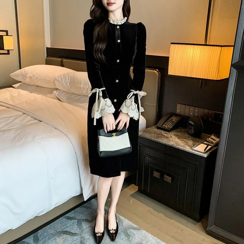 Black French lace spliced velvet dress with long sleeves for men and women