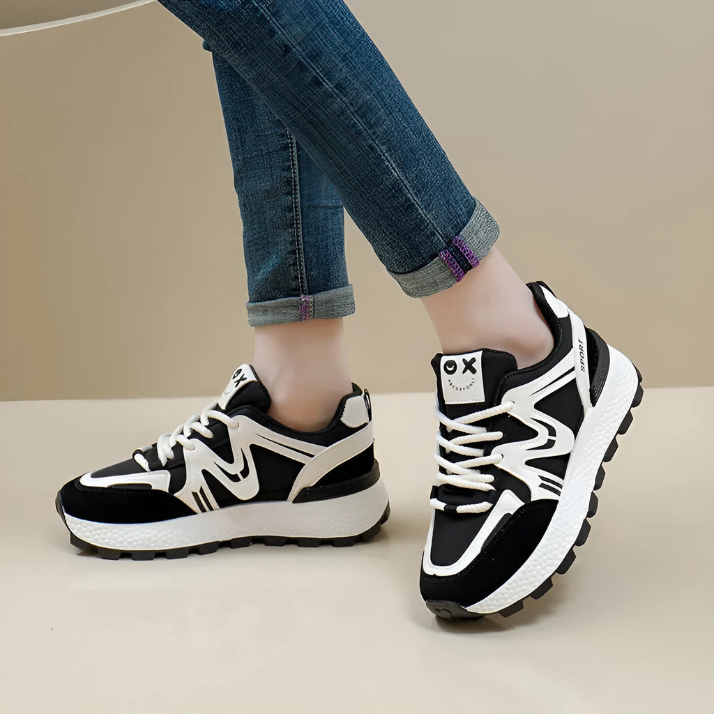 Women's platform casual shoes in black with lace-up front and round toe design