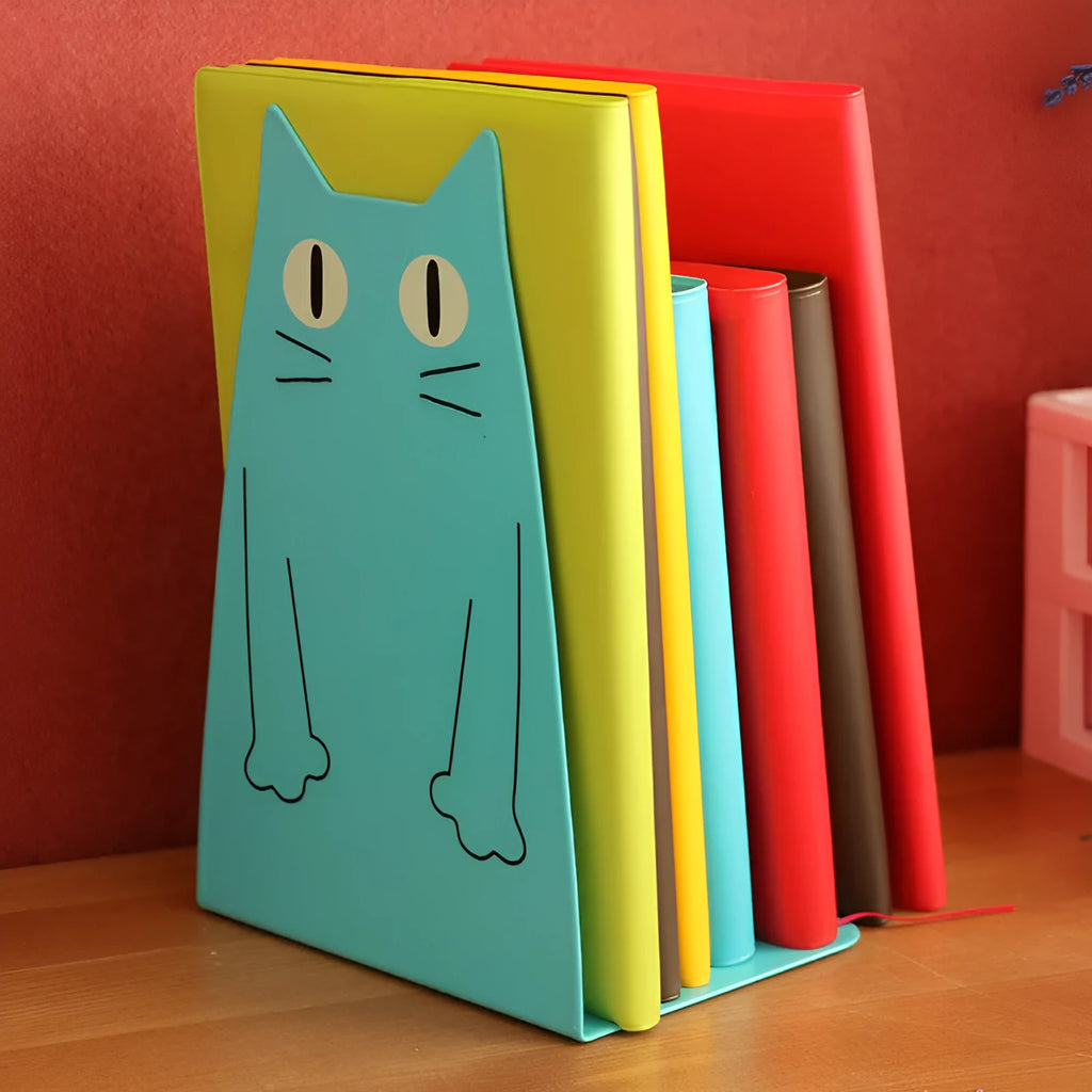 Pair of iron bookends in blue colour, 14 x 20.5 x 10.5cm, holding books upright on a shelf