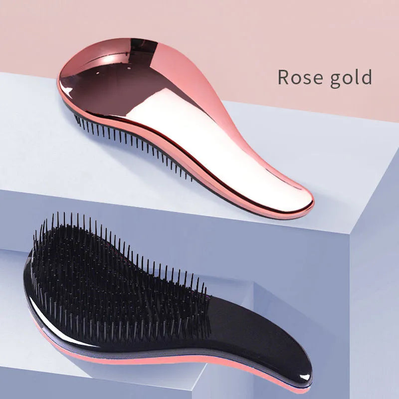 2-in-1 dog grooming comb and massage brush with floating design in Blue colour on a wet surface