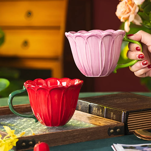 Ceramic breakfast mug with floral pattern, 500ml capacity, in red or purple.