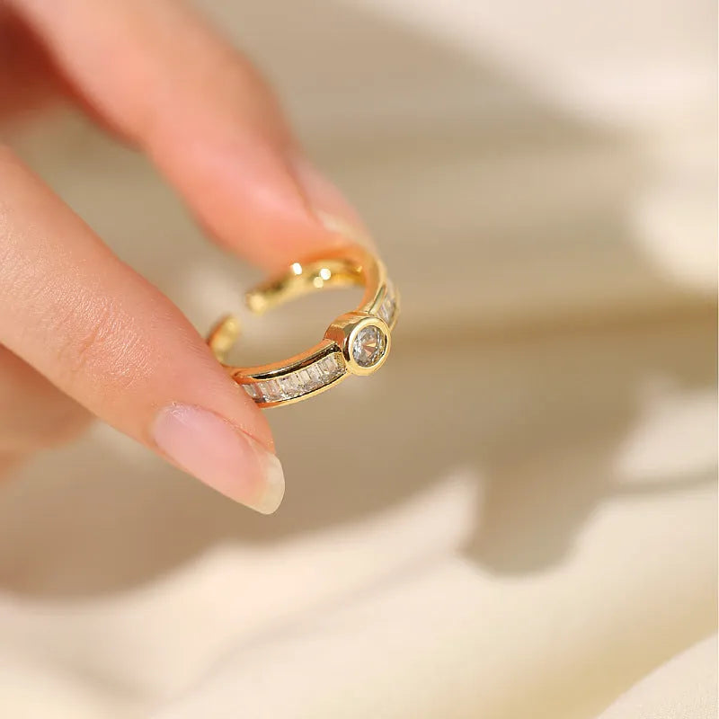 Green heart shape open mouth ring with micro inlaid emerald zircon and diamond accent for women