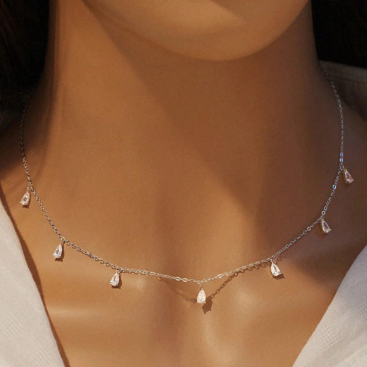 925 silver drop-shaped artificial zircon necklace with O-shaped chain in silver finish