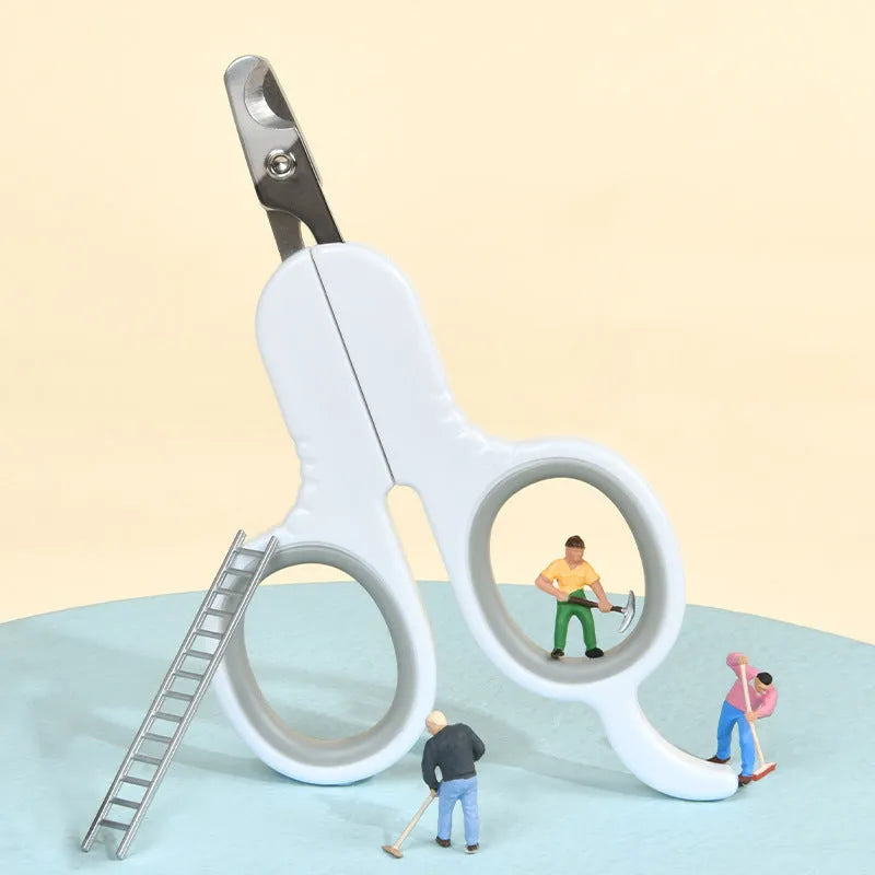 Professional pet nail clippers with curved tips and rubber-coated handles for cats and small dogs