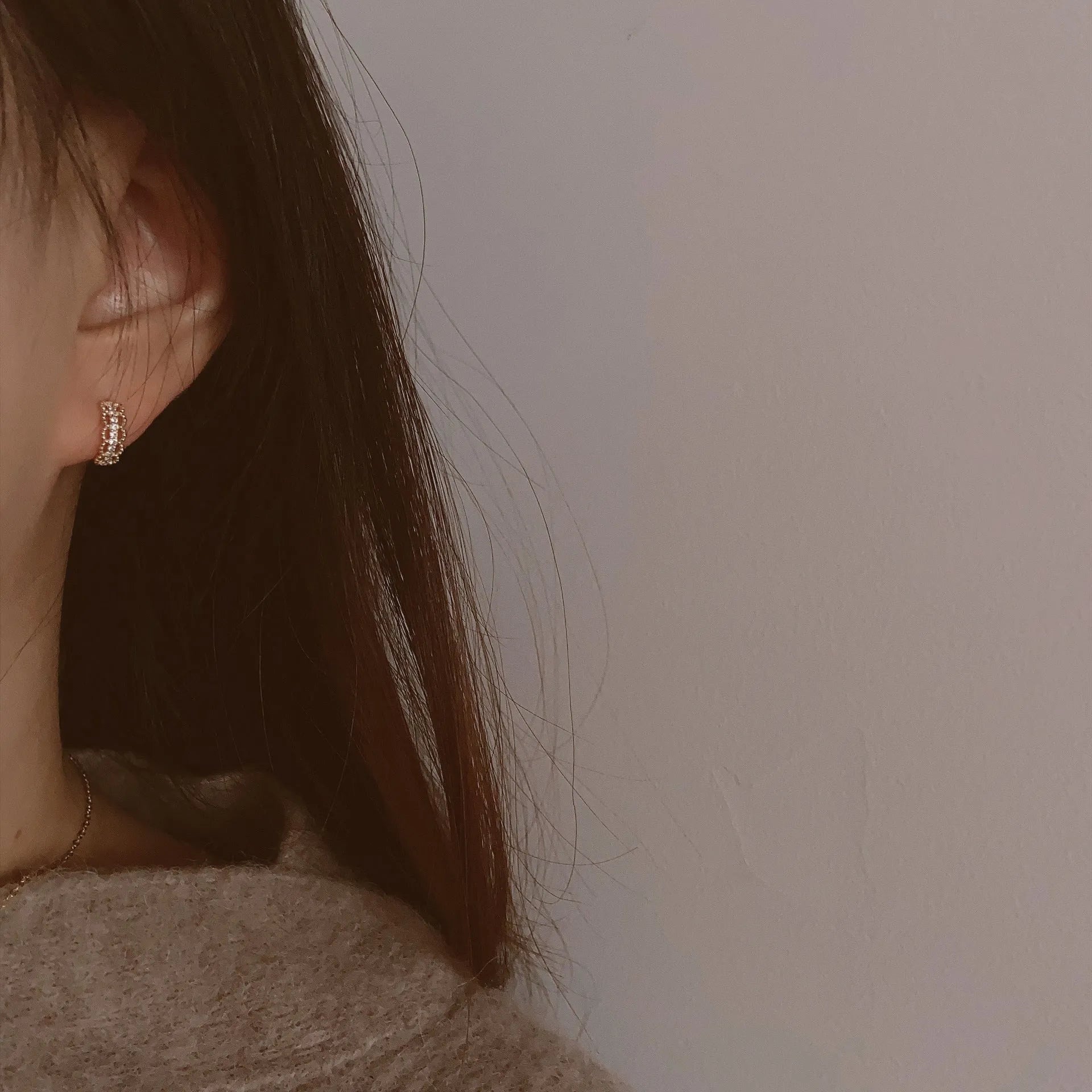 Small gold lace pattern ear clip earrings in 925 silver with electroplated finish