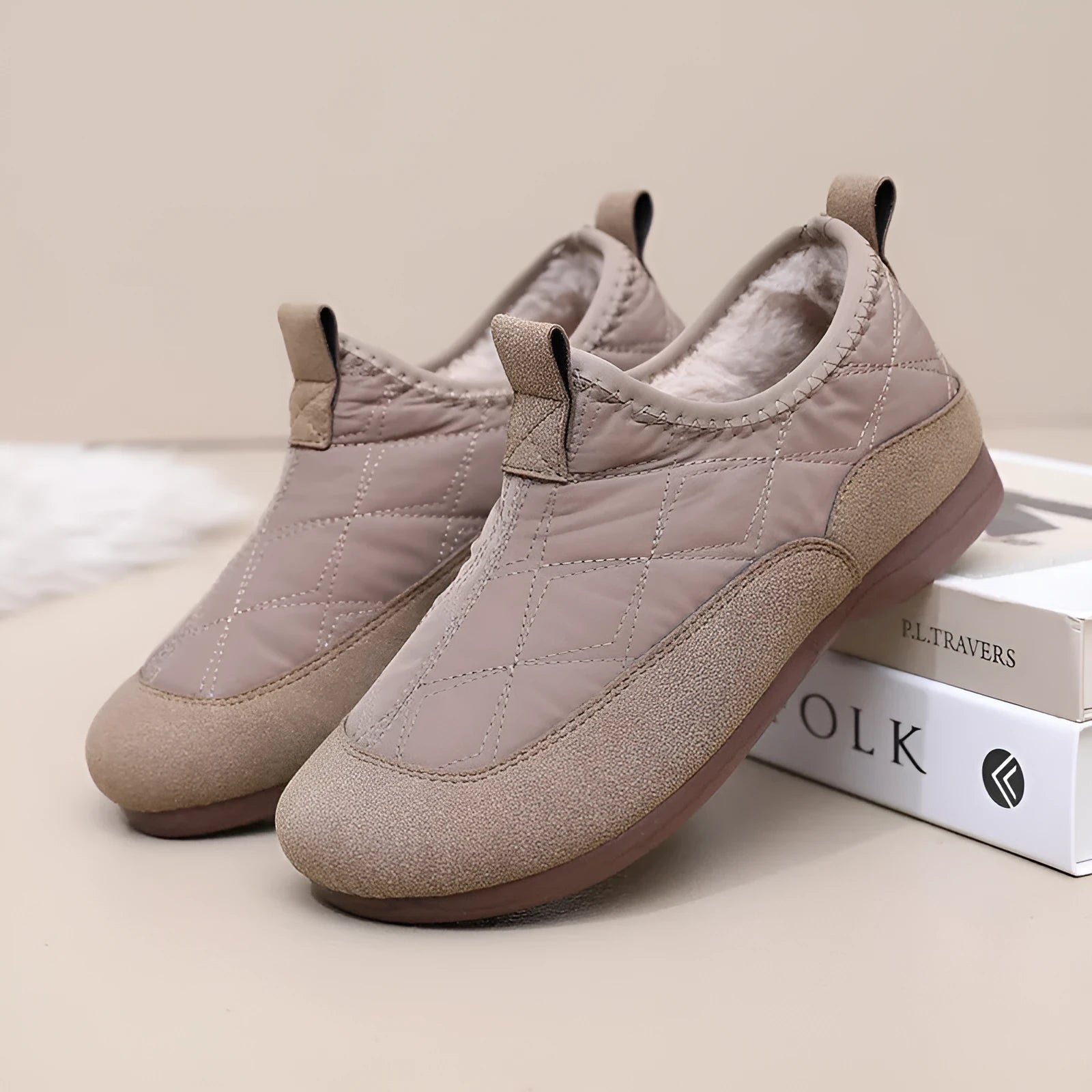 Women's winter cloth shoes with velvet lining, flat gommino sole, solid colour, umbrella cloth upper, slip-on style
