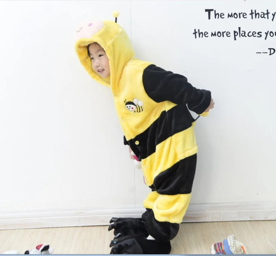 Children's one-piece bee flannel pajamas in Three-dimensional Bee colour on white background