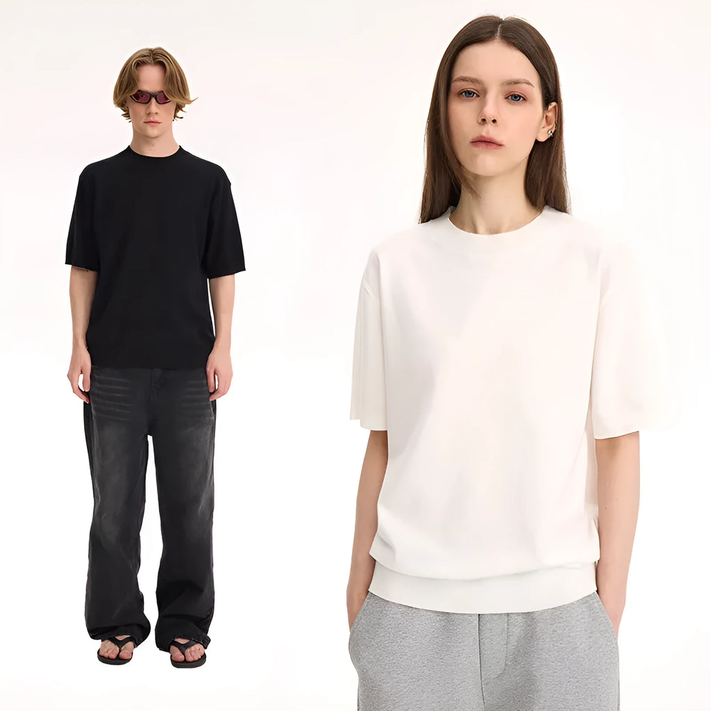 Fanio solid-colour short-sleeved T-shirt with French Australian Velvet fabric on the shoulders.