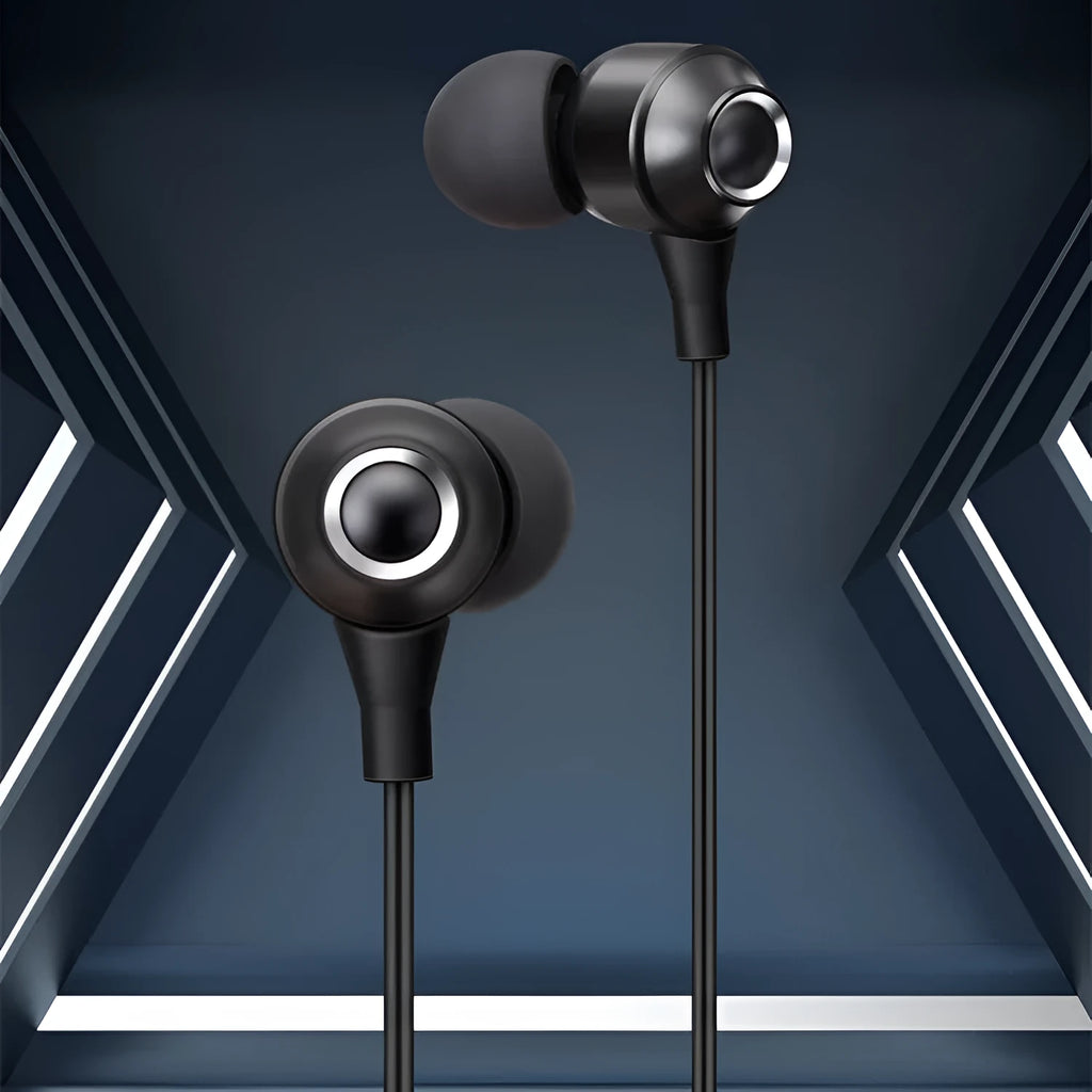 In-ear wired headphones with 3.5mm straight plug, 1.2m TPE cable, and silicone ear tips