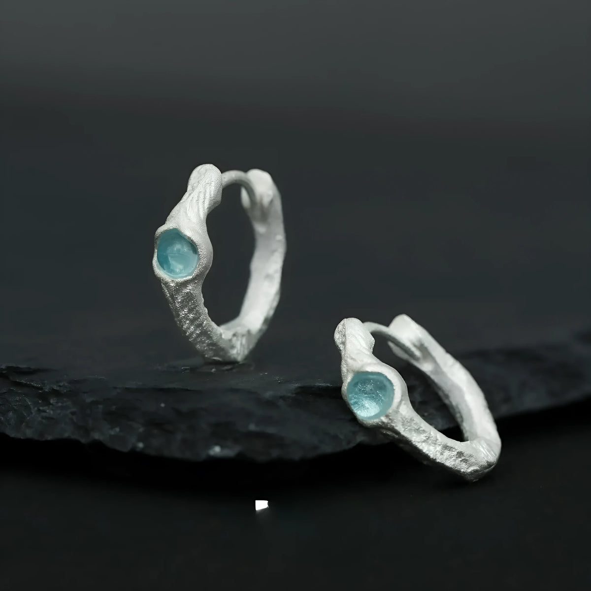 925 silver geometric round ear clip for women, burnt silver colour, non-piercing clip-on design