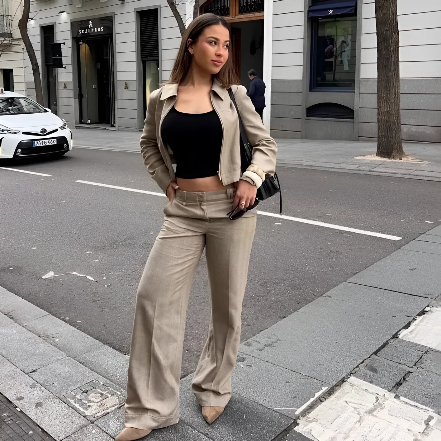 Women's herringbone pattern summer suit with long sleeve coat and straight-leg trousers
