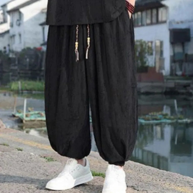 Men's thin knit summer suit with short sleeves and cropped trousers in black or grey