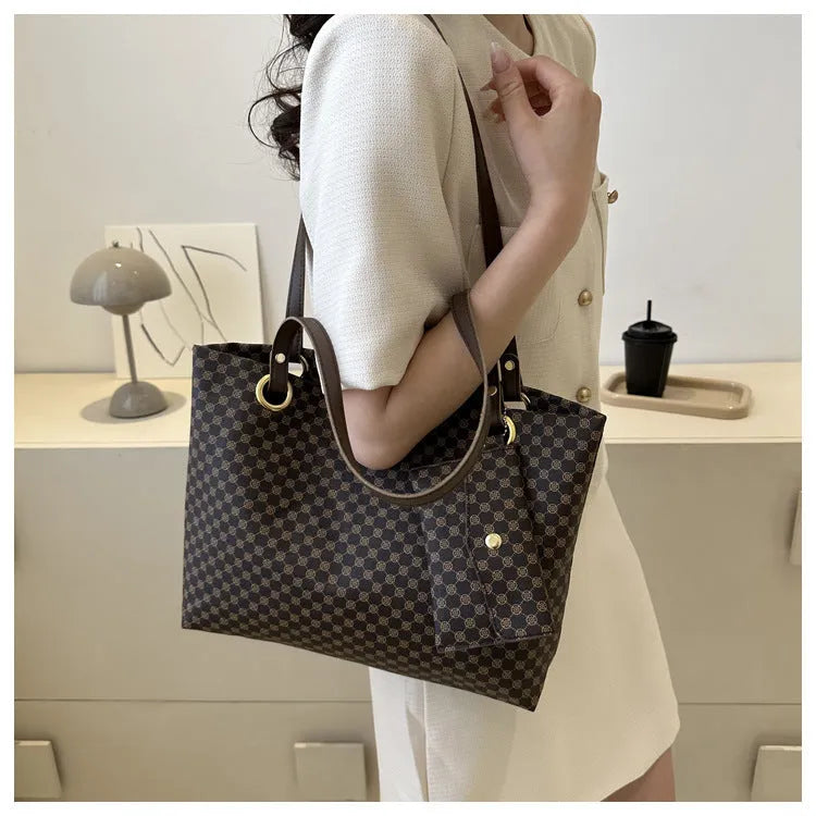 Large capacity casual retro printed shoulder underarm bag in PU with stitching