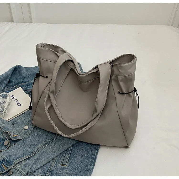 Soft Oxford cloth folding tote bag in a street-trend style, shown in one of its five colour options.
