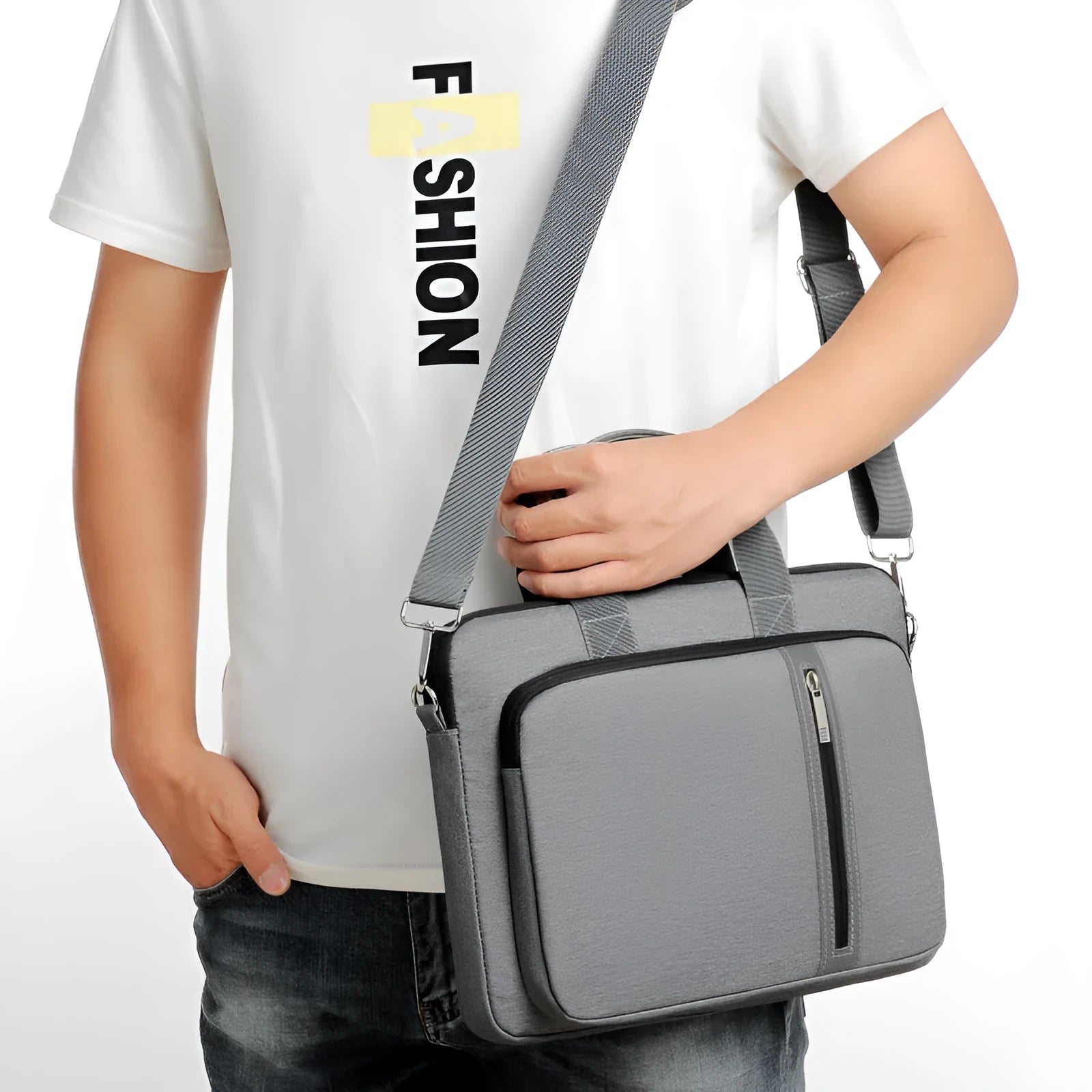 Large capacity portable shockproof nylon notebook bag in solid colour, fits 15.6 inch laptop