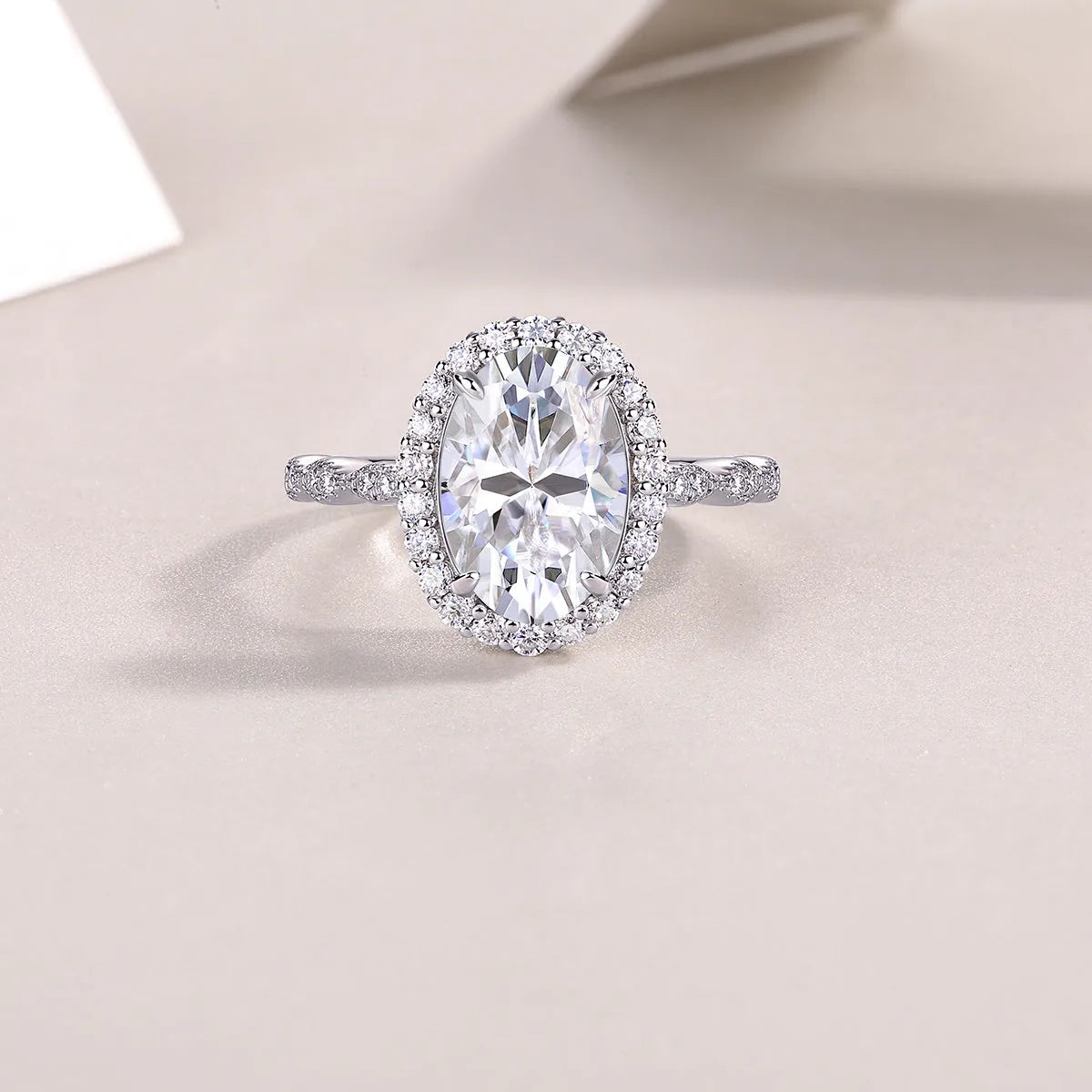 Moonlight Pupil egg-shaped moissanite wedding ring set in S925 silver with platinum plating
