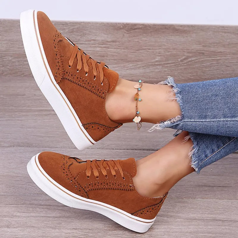Women's canvas round toe slip-on flat shoes in solid colour with rubber sole, low top design