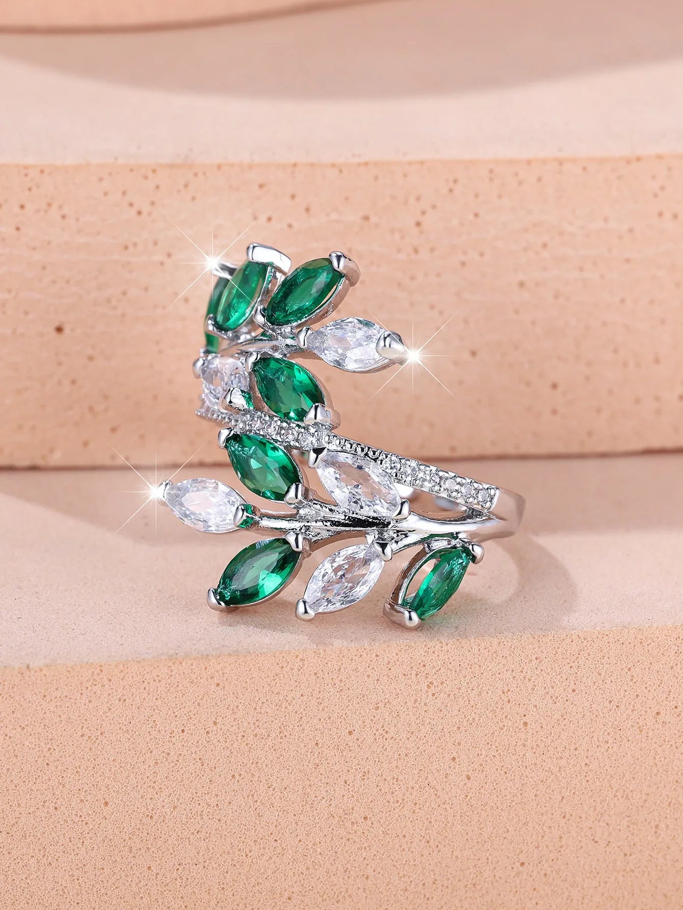 Adjustable horse eye zircon leaf fashion ring in rose gold and platinum plating options