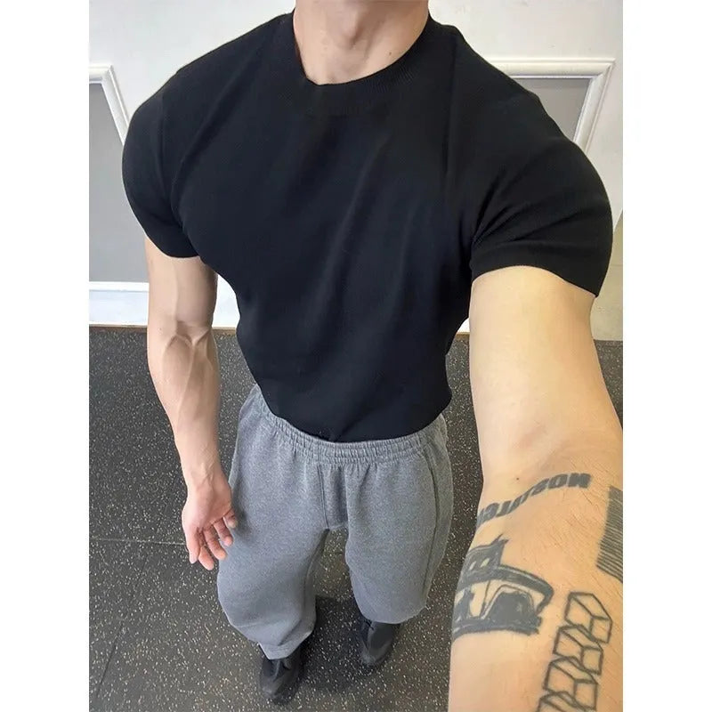 Men's slim fit polyester t-shirt with thread-cuffed short sleeves in flower blue colour